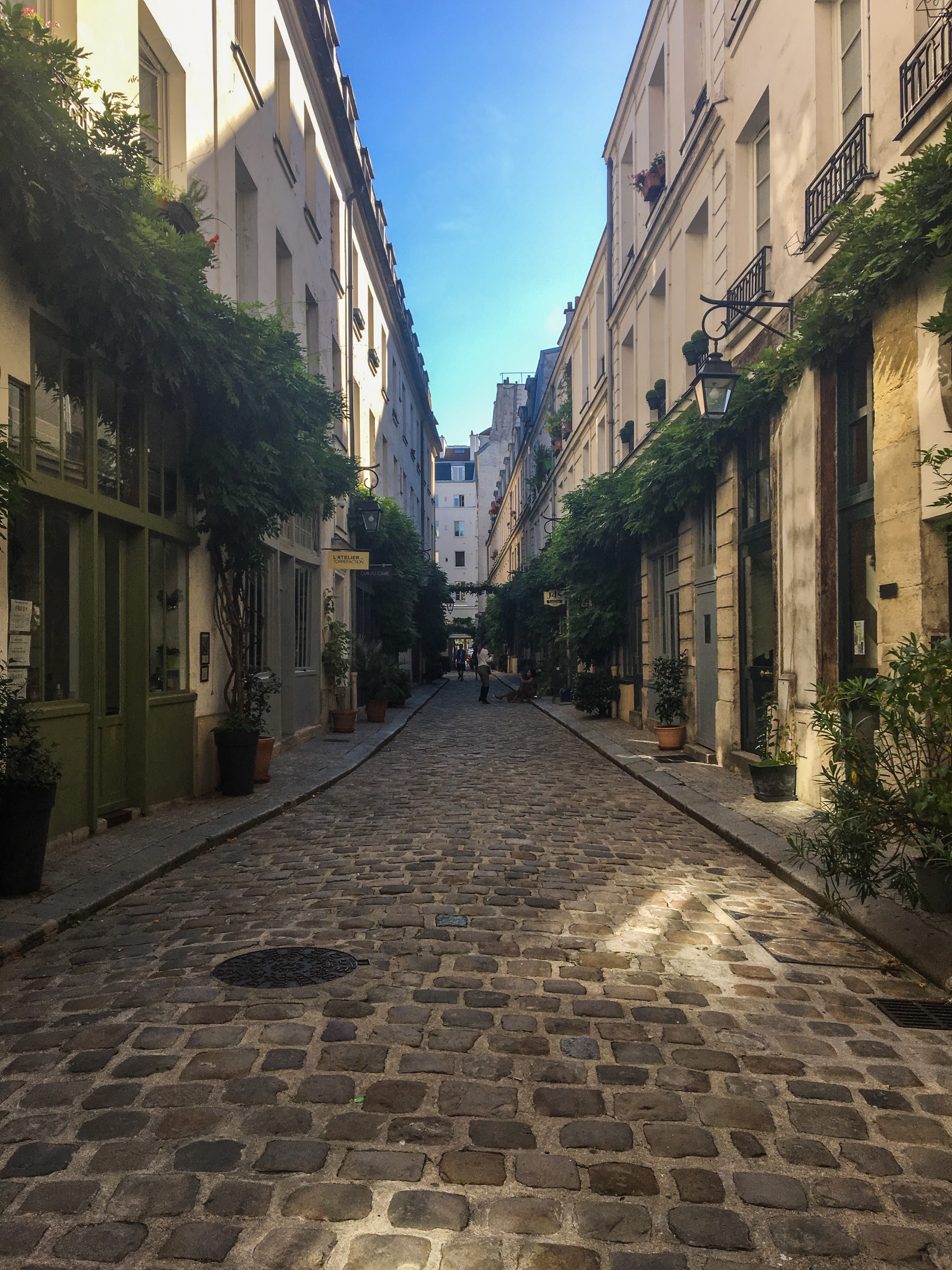 A Solo Travel Guide To Paris: How To Go It Alone In The City Of Love ...